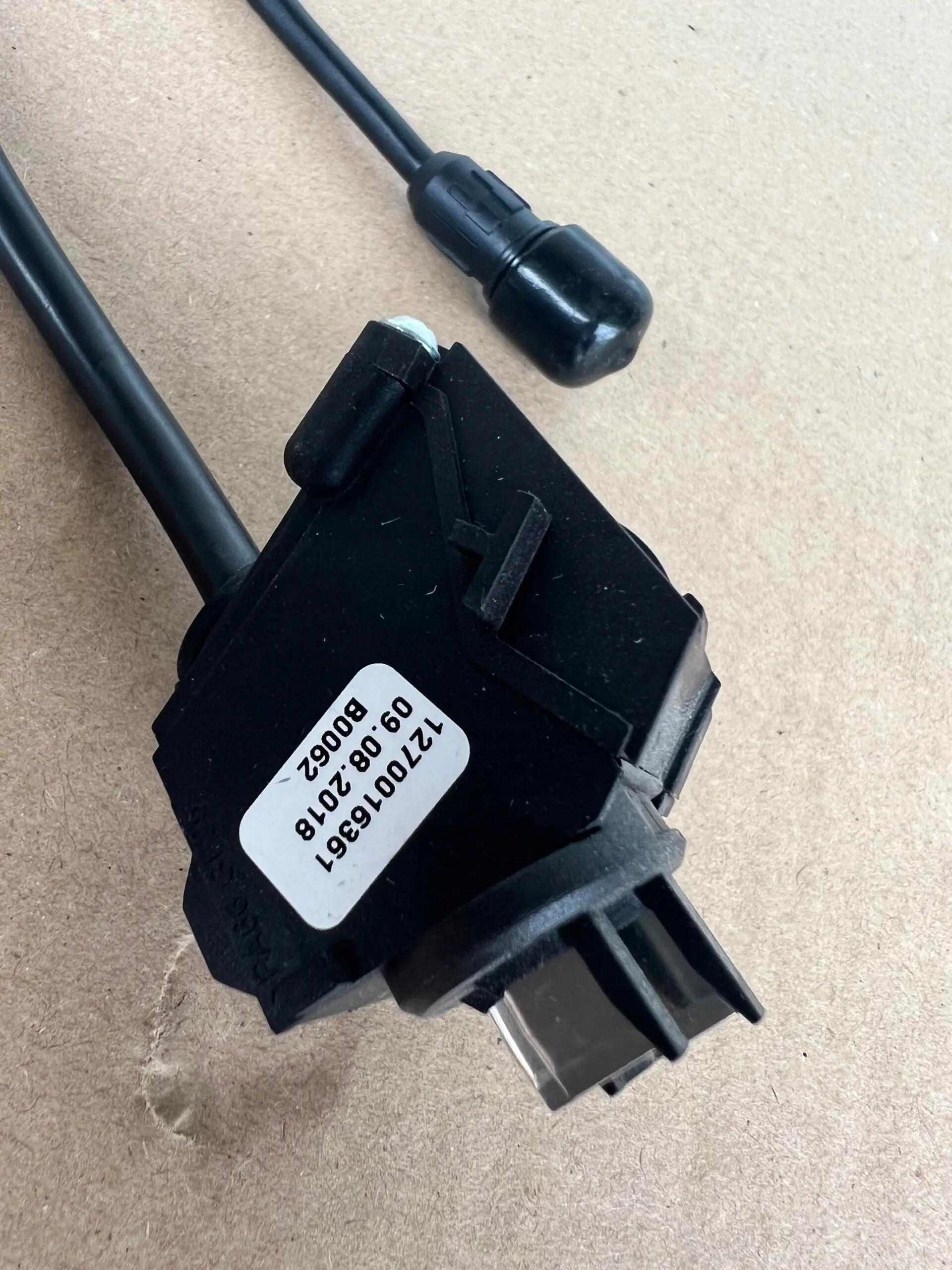 Kit de cables Bosch, batería, cable en Y, alimentación automática + CAN 370 mm 3/10