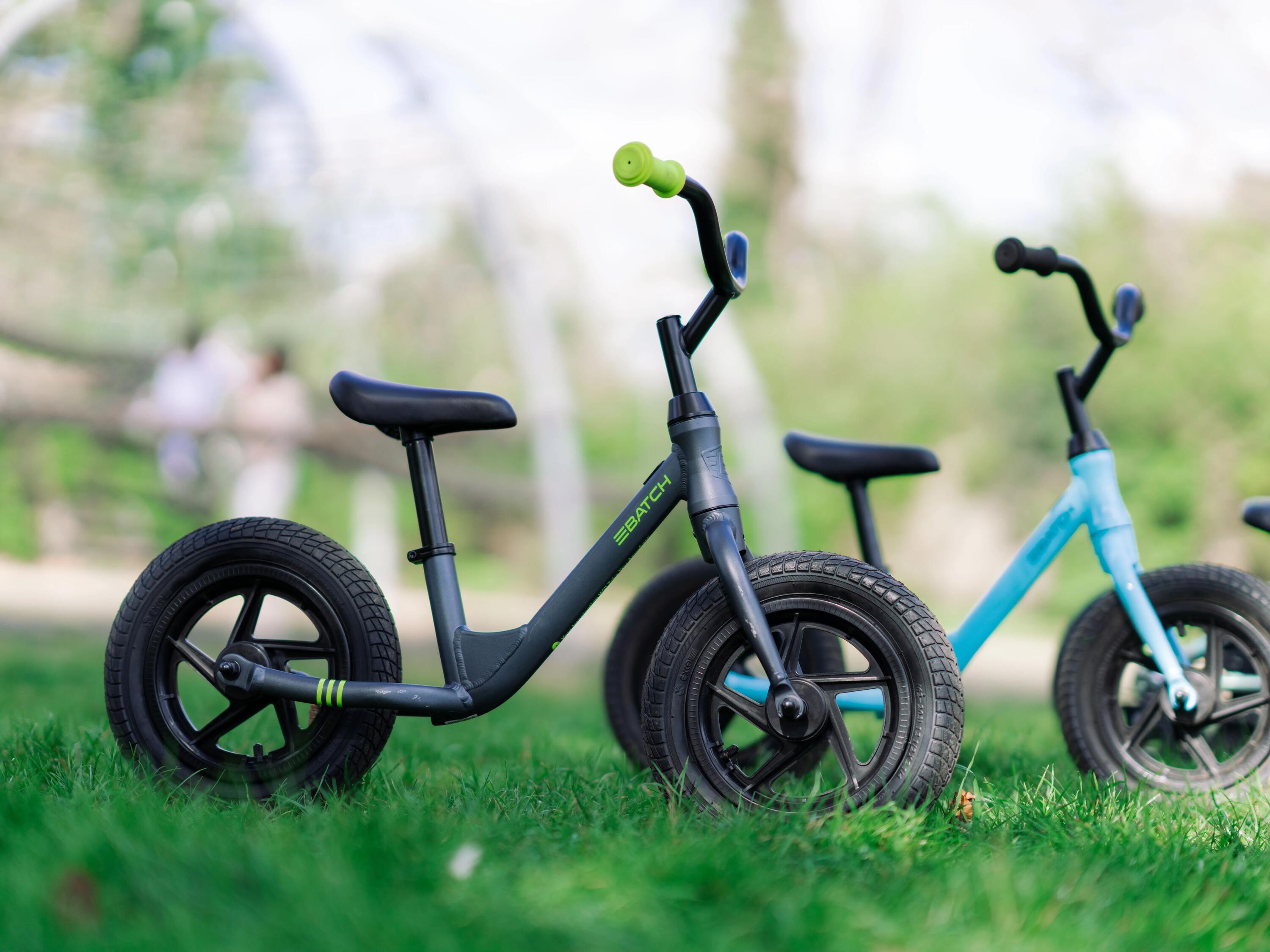 Bicicleta de equilibrio Batch para niños de 12 pulgadas, negra 8/13