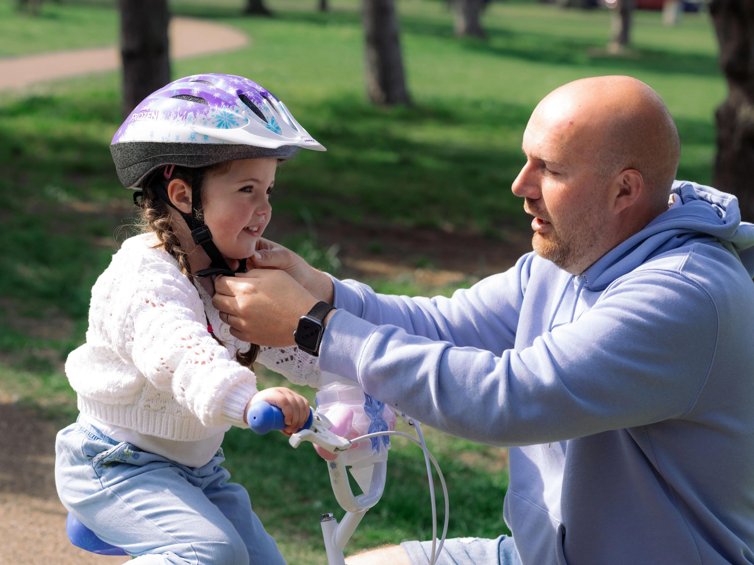 Capacete de bicicleta infantil ajustável Frozen 7/9