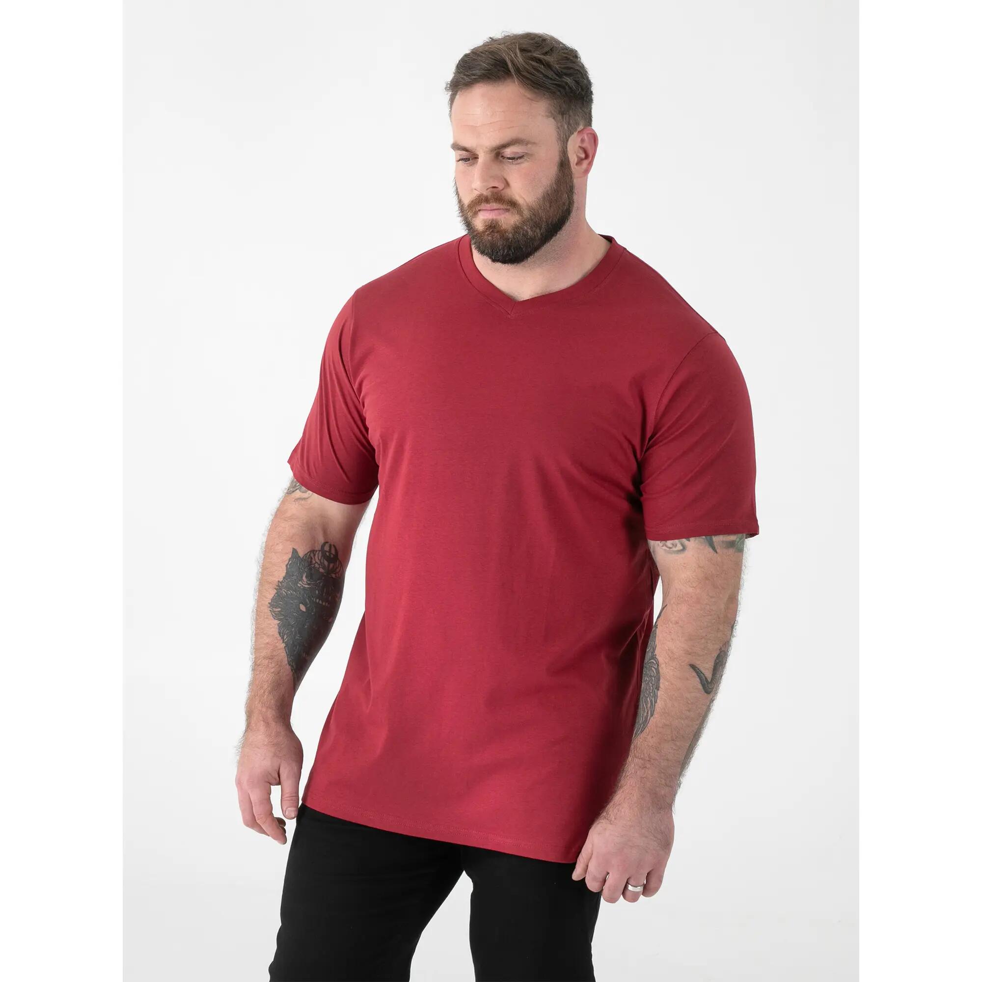 Mens D555 Sig 2 V Neck TShirt (Red) 5/6