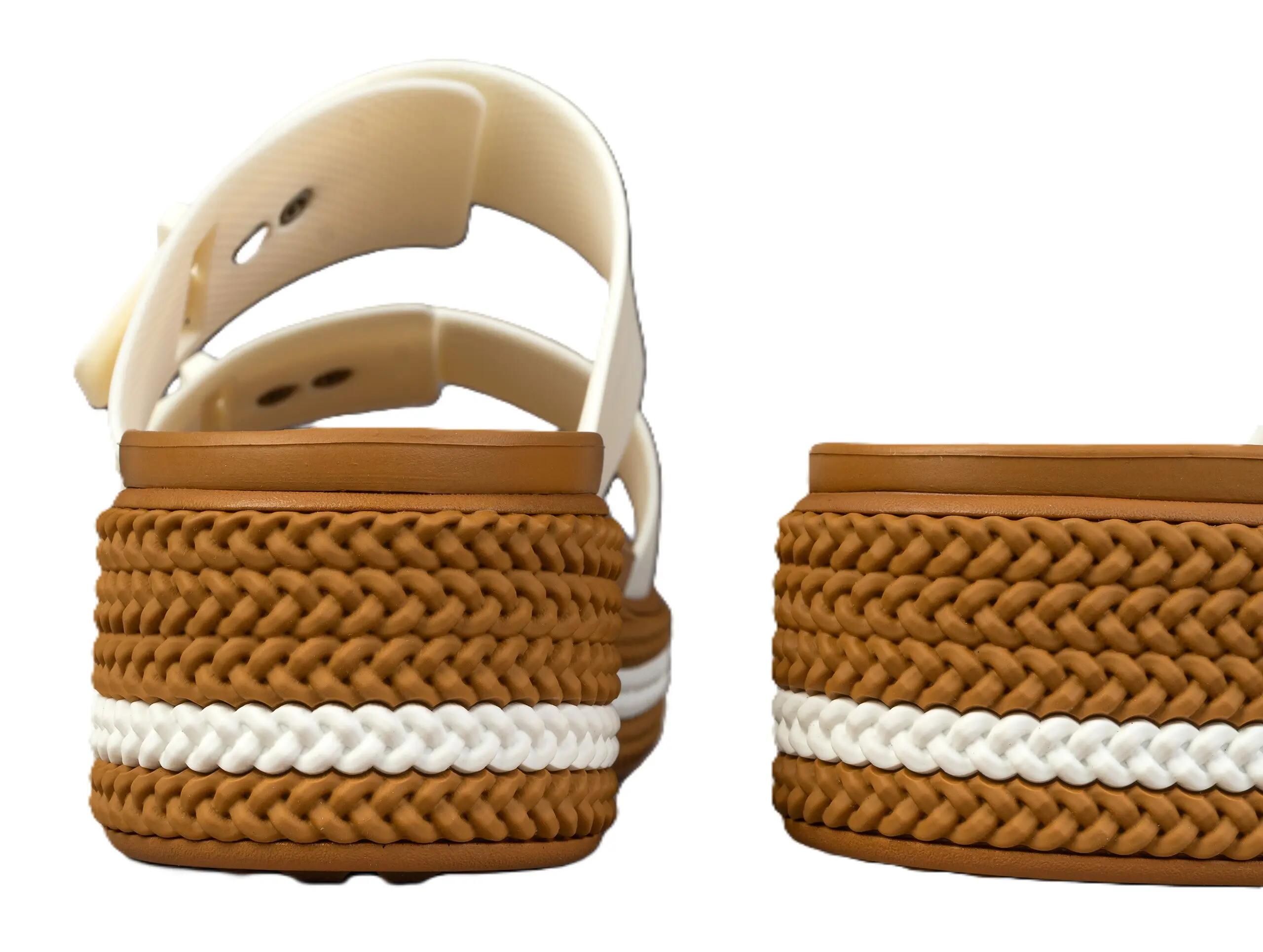 Klapki damskie platformy Crocs BROOKLYN WOVEN BUCKLE 4/5