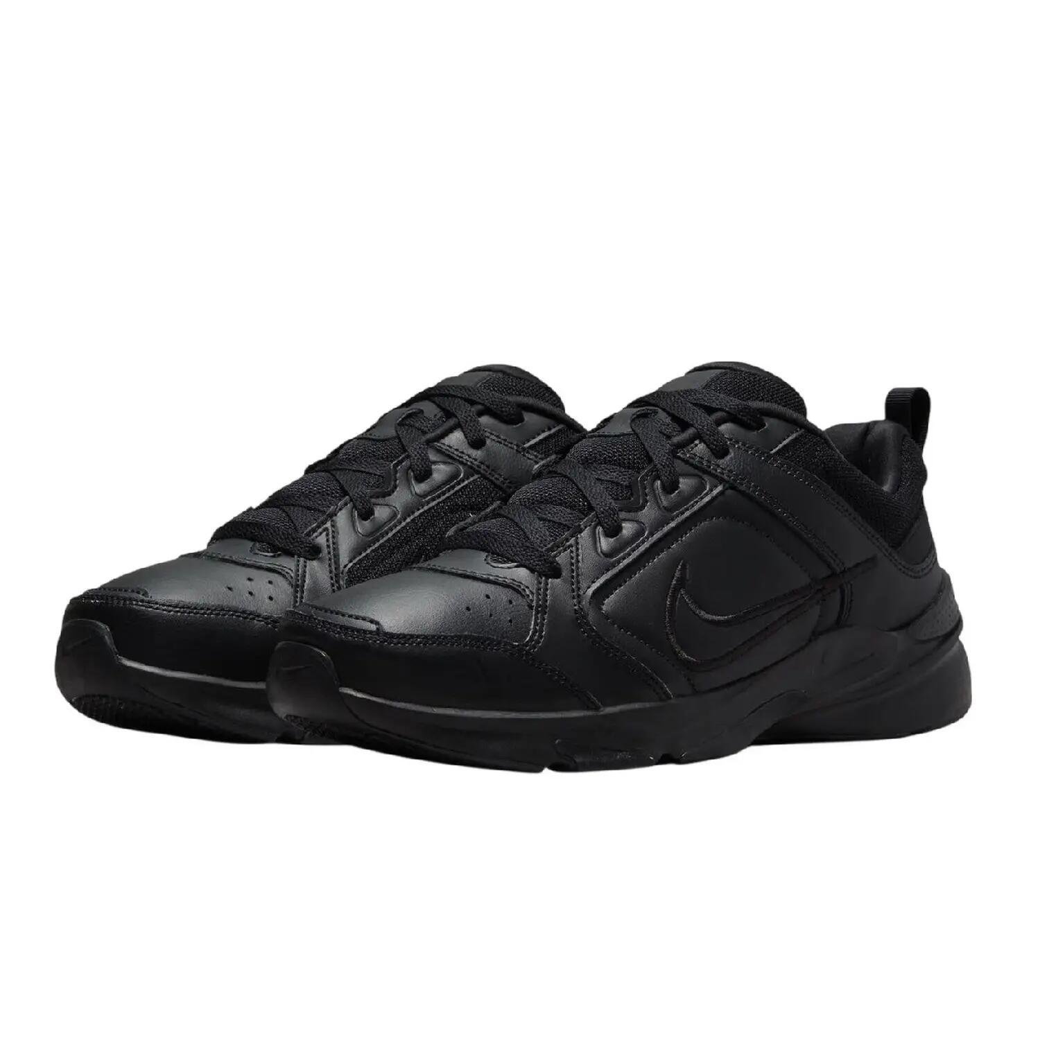 Scarpe SportiveUomo Nike Defy All Day Triplo Nero 6/7