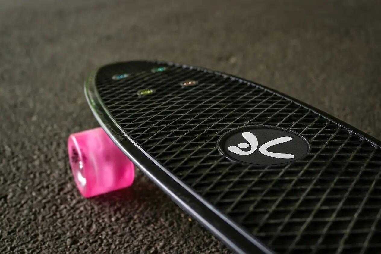 muuwmi Skateboard ABEC 5 Fun Neon, mit Leuchtrollen 14/14