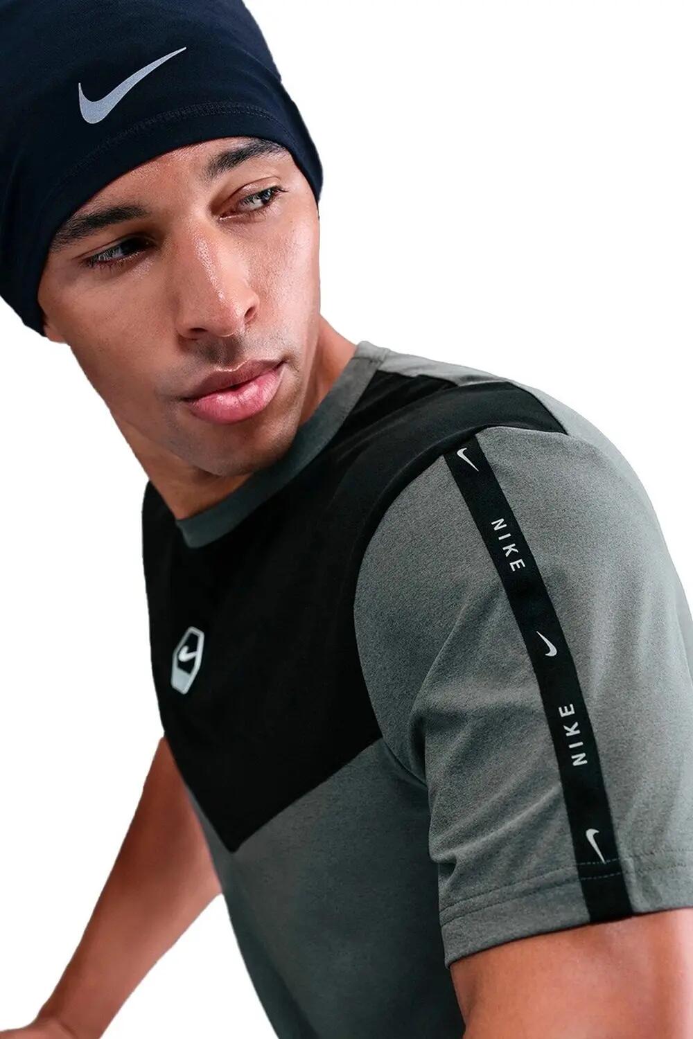 Camiseta Nike Sportswear Dri-FIT para hombre - Multicolor, L 3/4
