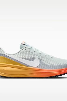 Nike Revolution 8