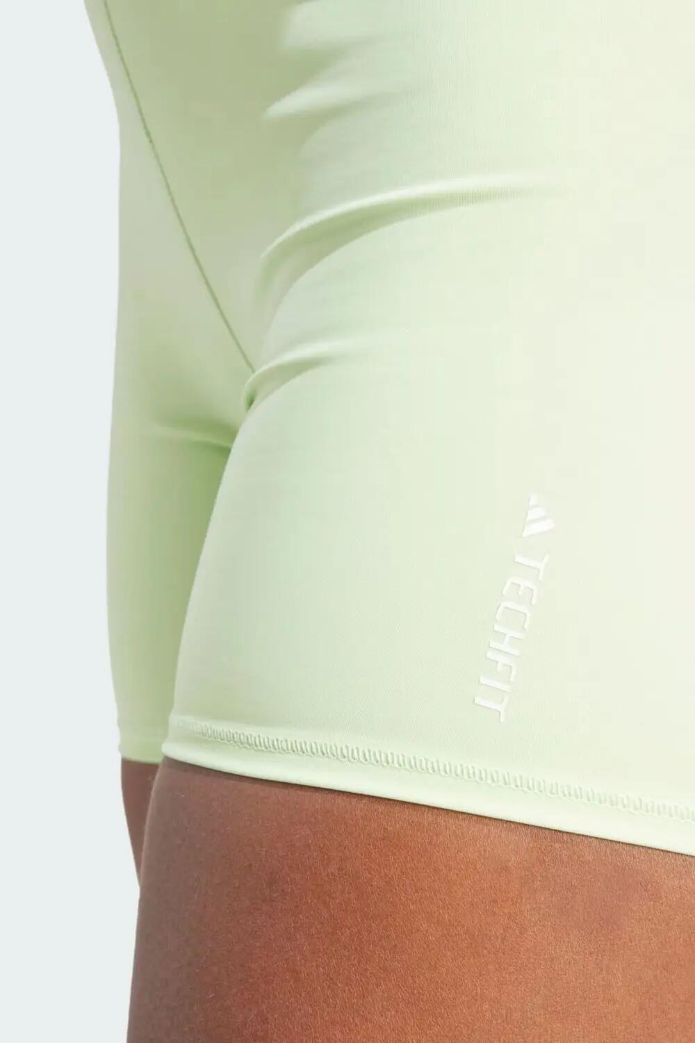 Pantalón corto Techfit 2/4