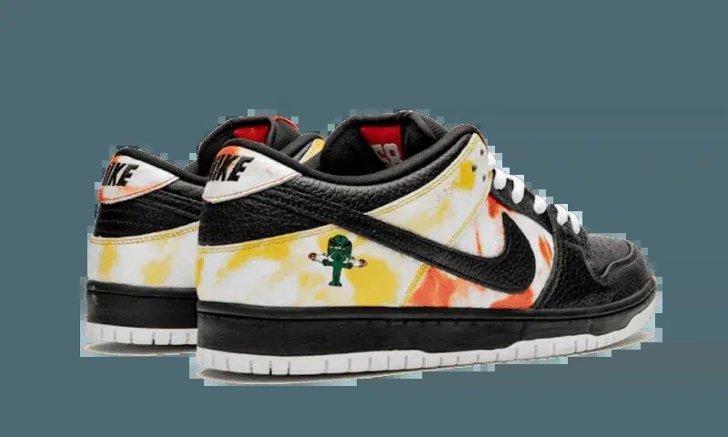 Chaussures - Skate - Unisexe - SB Dunk Low Raygun Tie Dye - Orange flash/noir 3/4