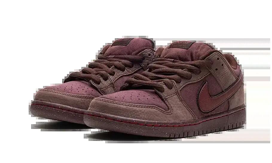 Schoenen - Skate - Unisex - SB Dunk Low City of Love - Burgundy Crush. 2/4