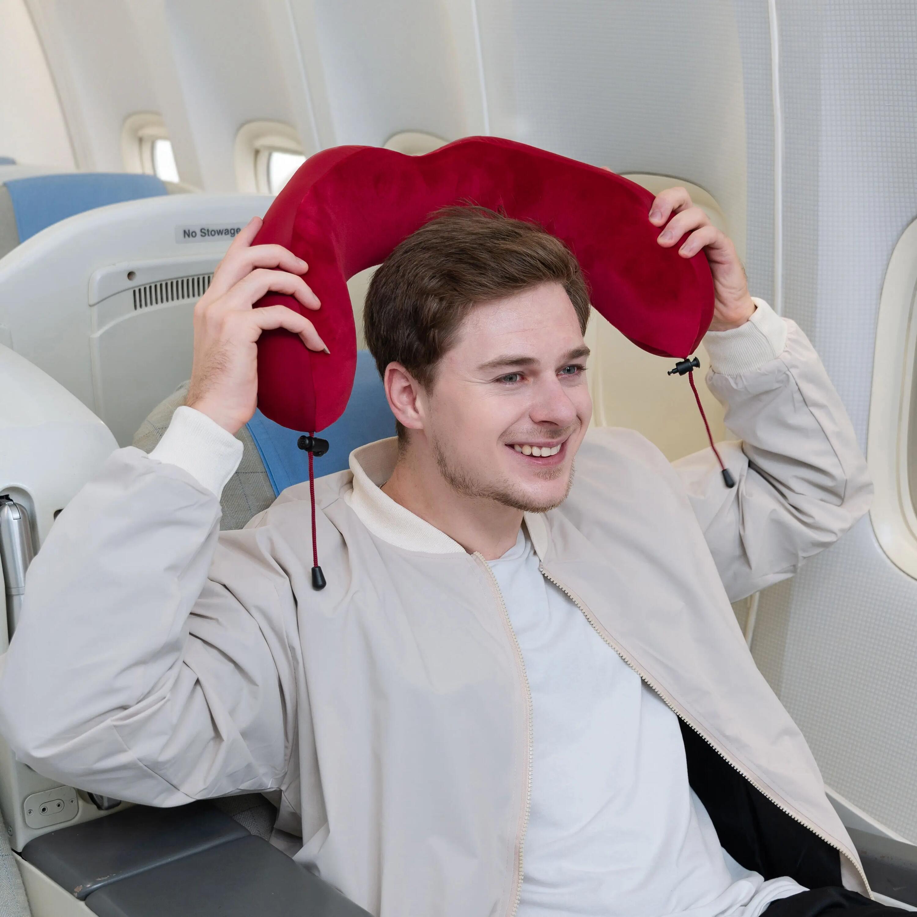 Cestovní polštářek CabinZero Travel Pillow 10/12