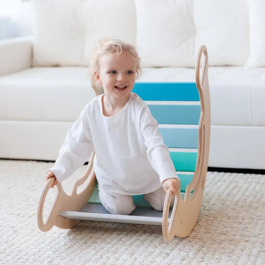Dřevěná Montessori balanční houpačka – mátové barvy 4/10