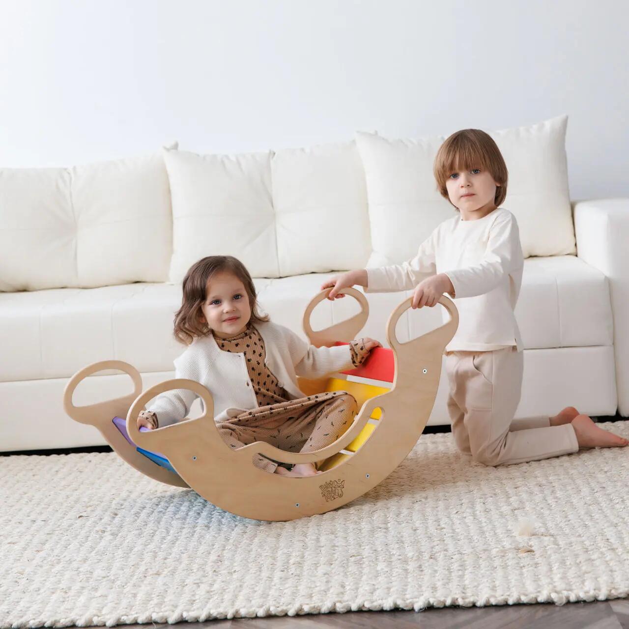 Dřevěná Montessori balanční houpačka – pestré barvy 7/10