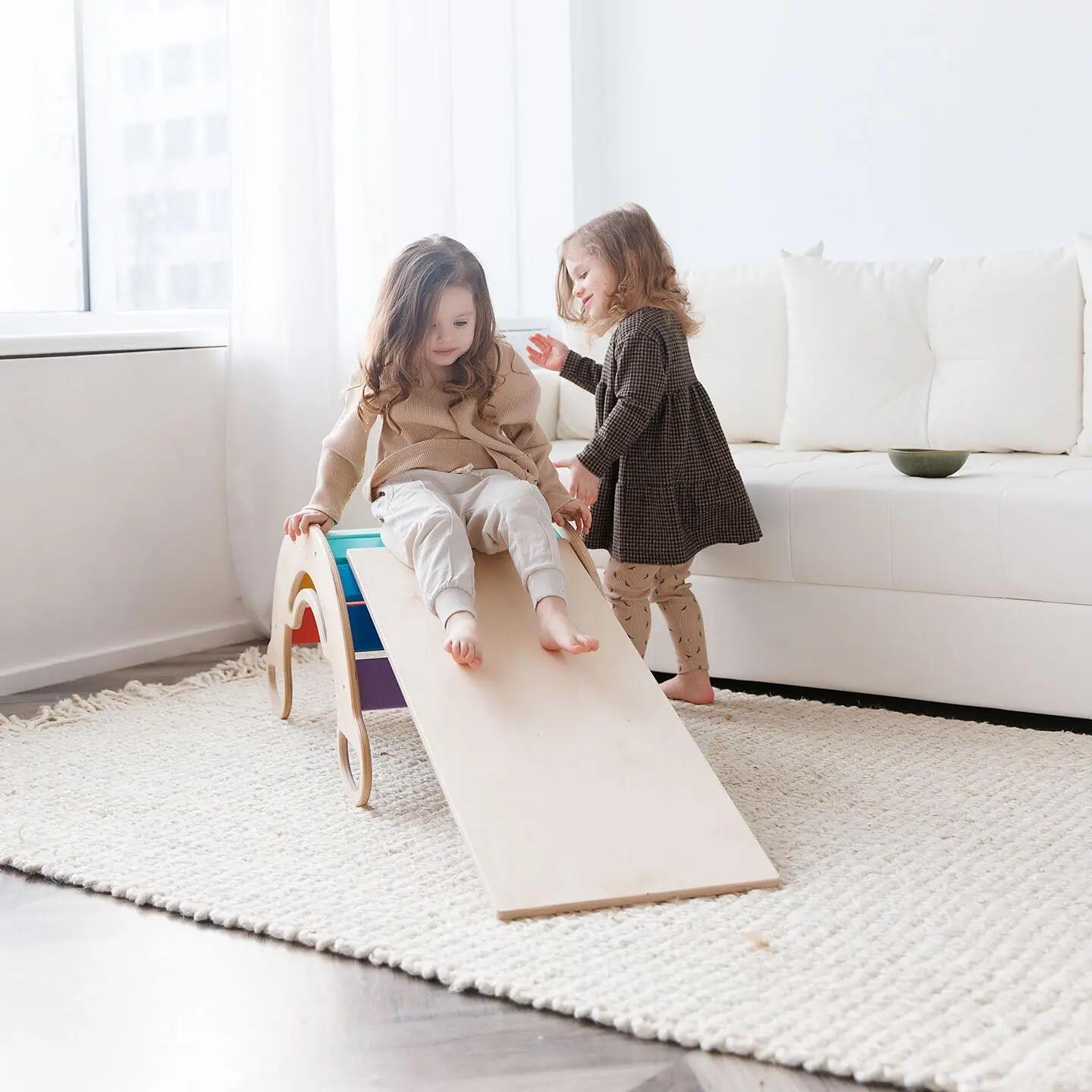 Montessori set: pestrá houpačka, oboustranná deska a polštář 7/10