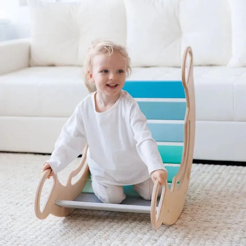 Montessori set s balanční houpačkou v mátových barvách a oboustrannou deskou 5/10