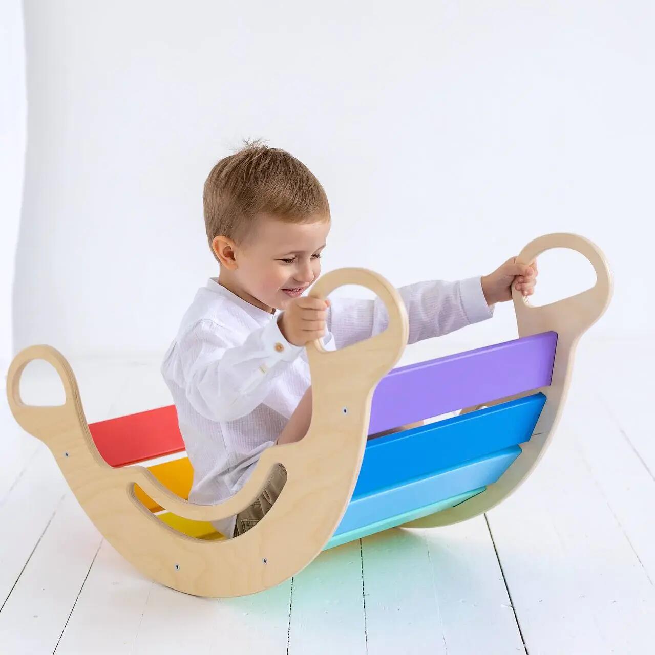 Montessori set s balanční houpačkou v pestrých barvách a polstrovaným polštářem 3/10