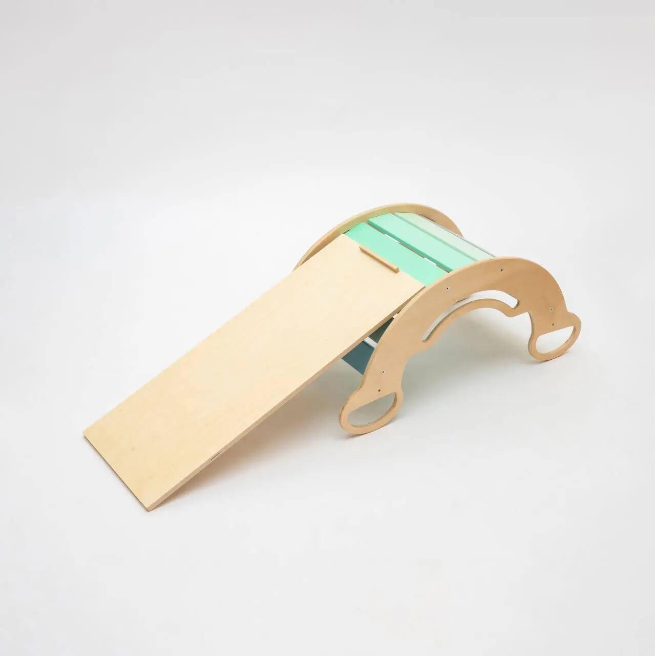 Montessori set s balanční houpačkou v mátových barvách a oboustrannou deskou 2/10