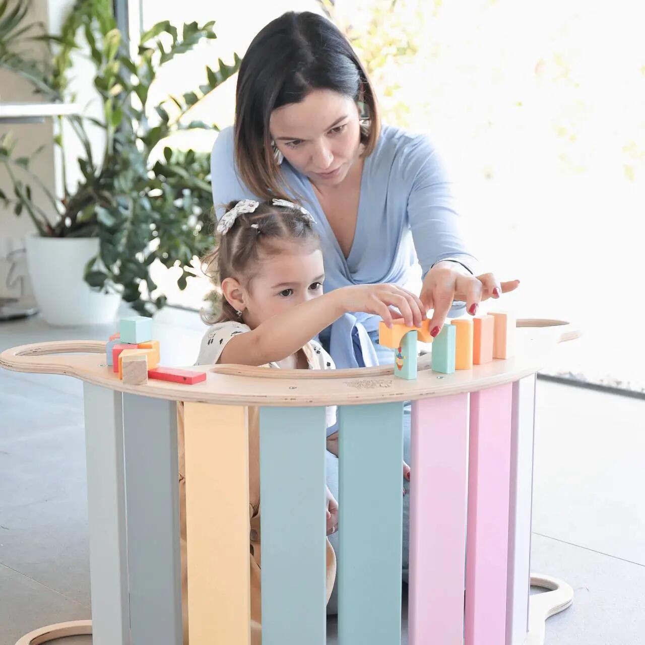 Dřevěná Montessori balanční houpačka – pastelové barvy 4/10