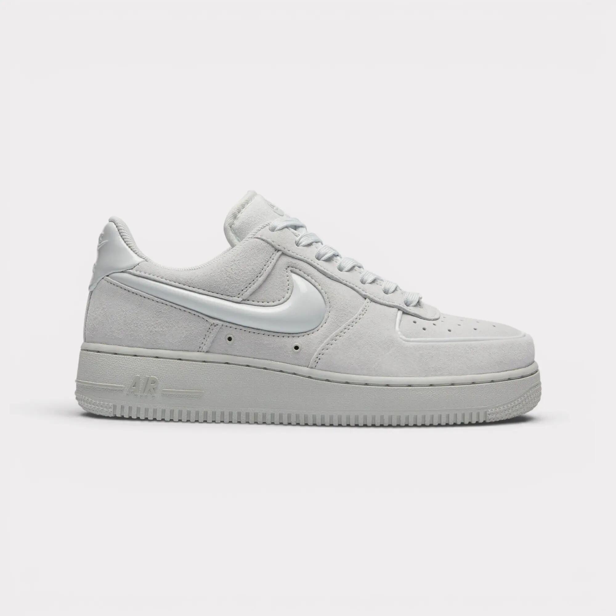 NIKE picture