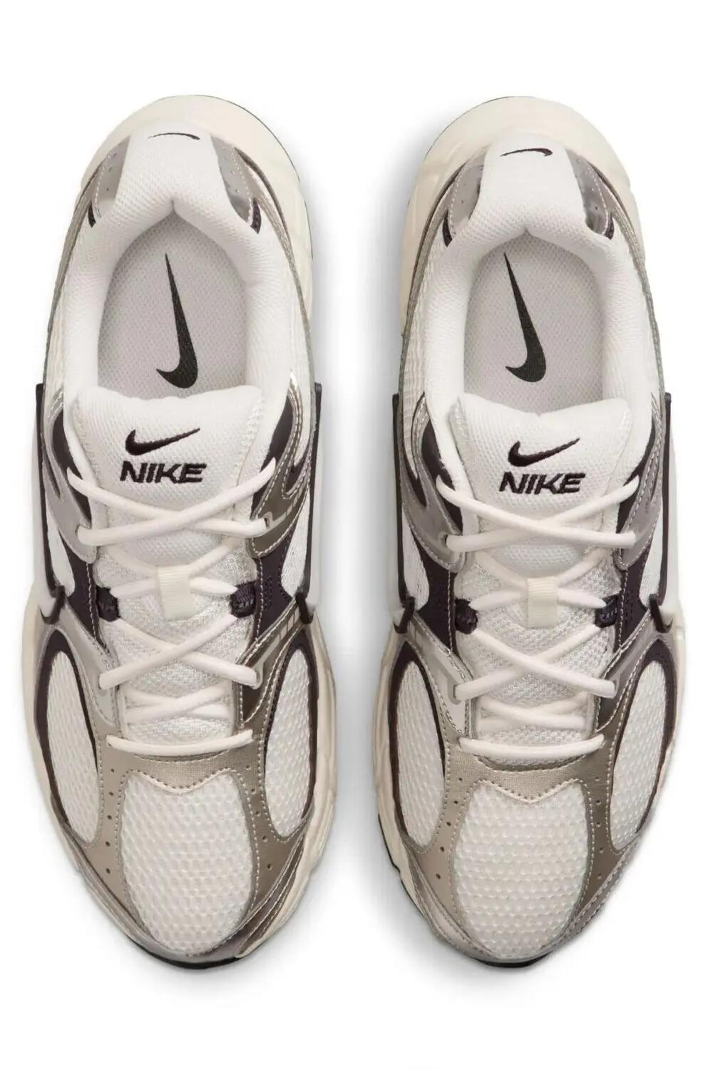 Nike V5 Rnr 2/4