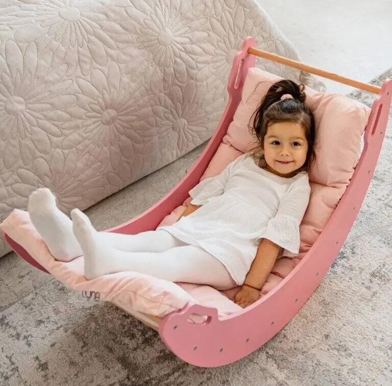 Fauteuil à bascule en bois Moon pink 2/7