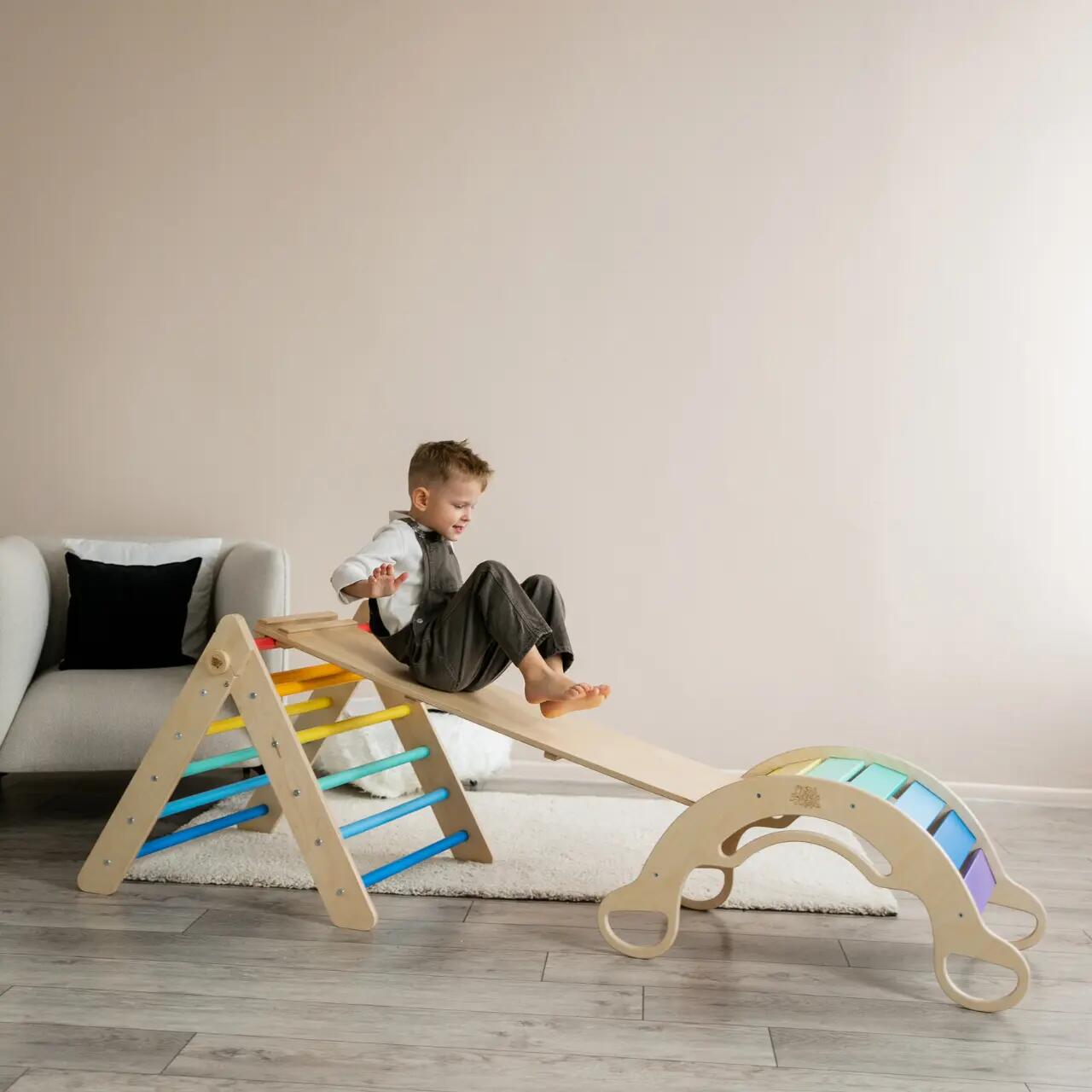 Montessori set: pestrý Piklerův trojúhelník, houpačka a oboustranná deska 9/9