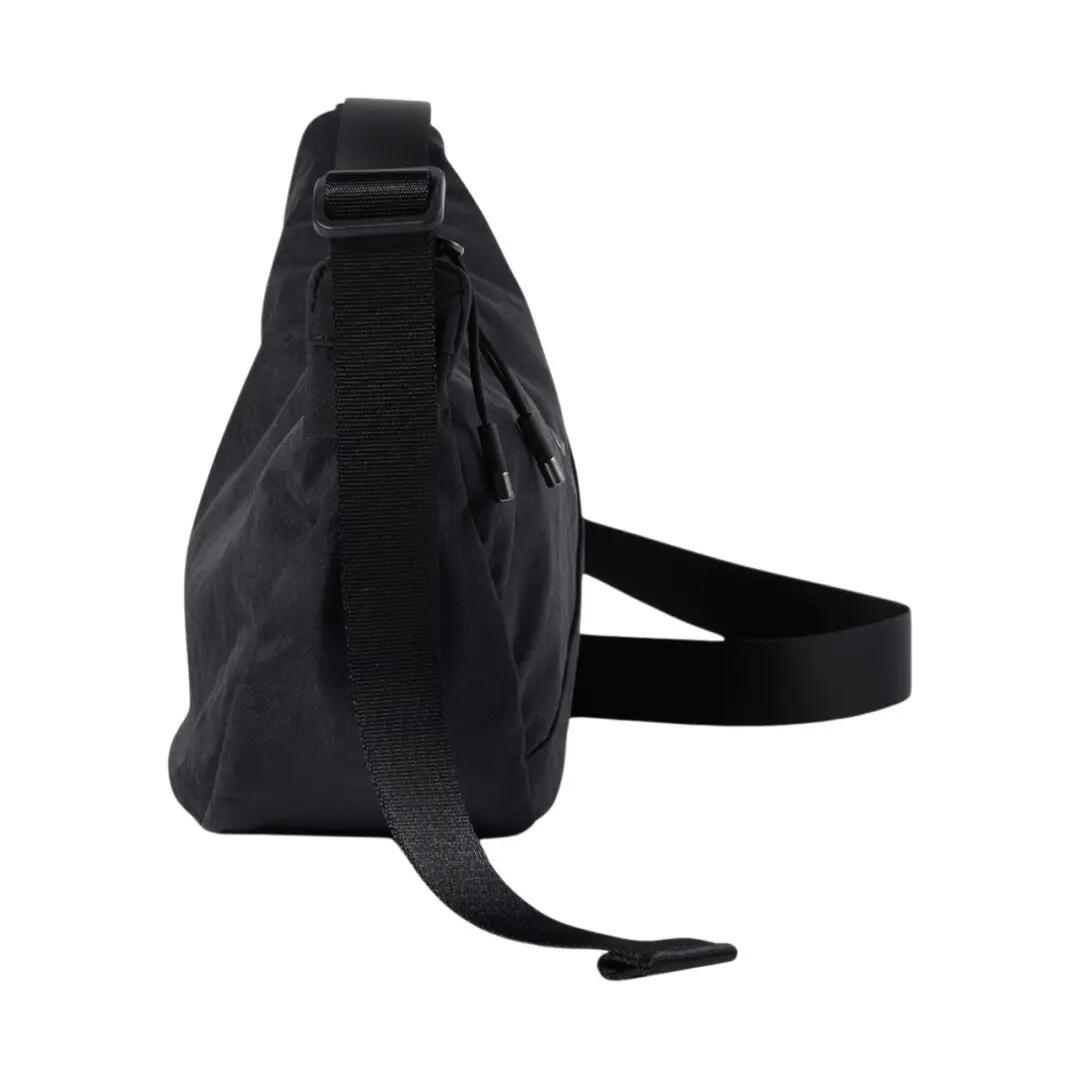 torebka torba listonoszka sportowa na ramię nike aura hq4370 013 3/6