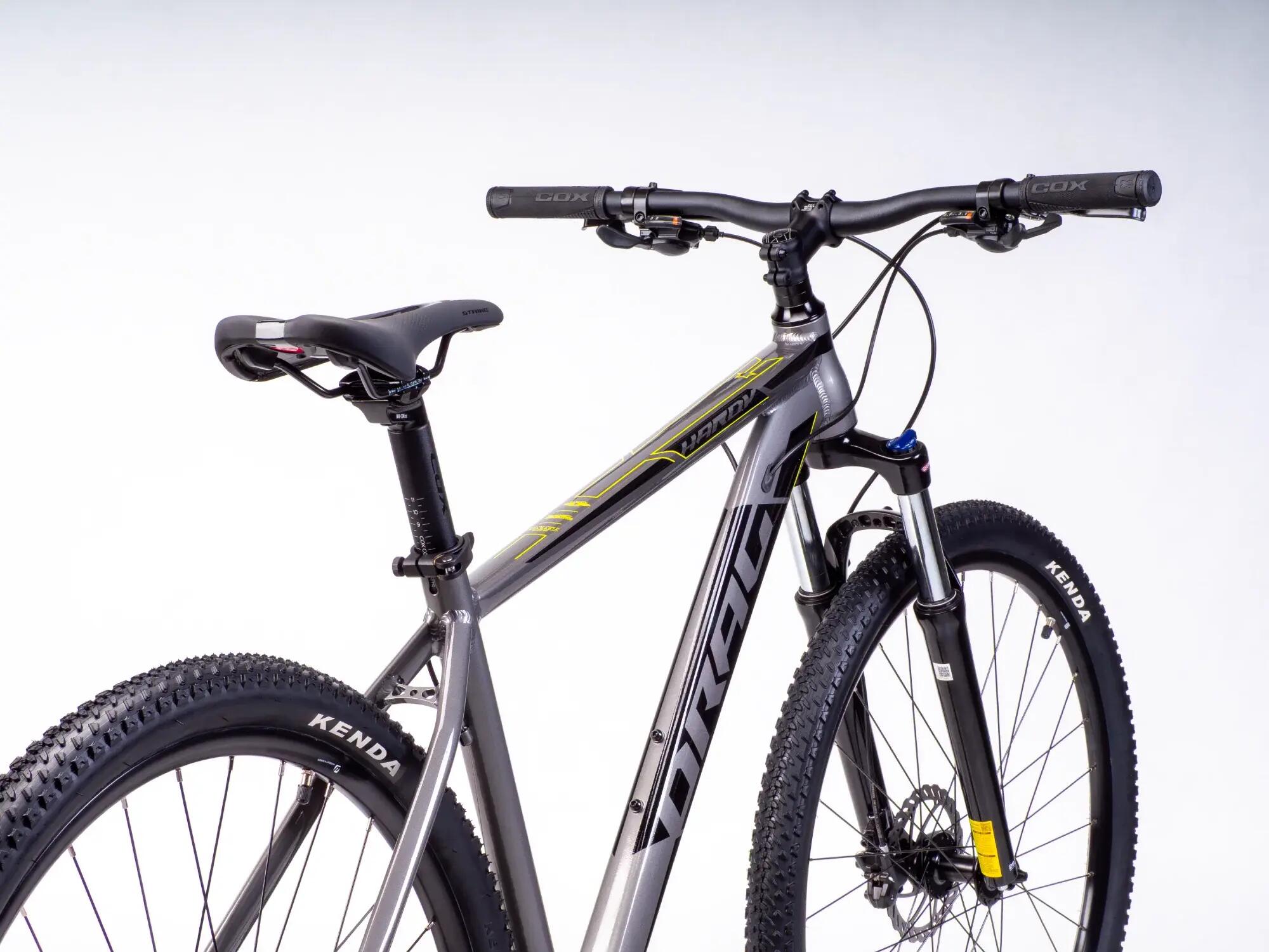 Robustes 29-Zoll-Hardtail mit Shimano-Antrieb, hydraulischen Scheibenbremsen und 3/13