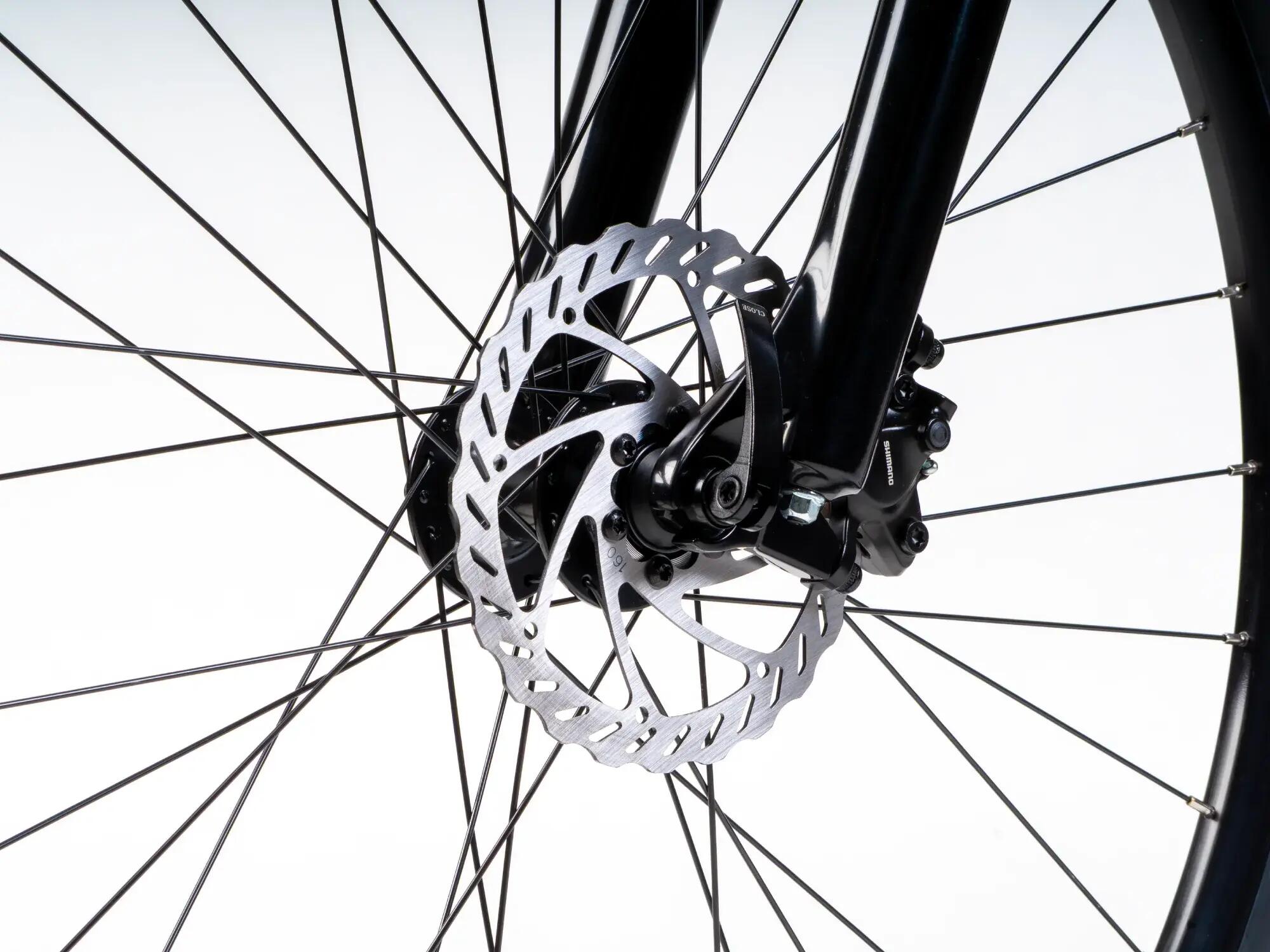 Robustes 29-Zoll-Hardtail mit Shimano-Antrieb, hydraulischen Scheibenbremsen und 10/13