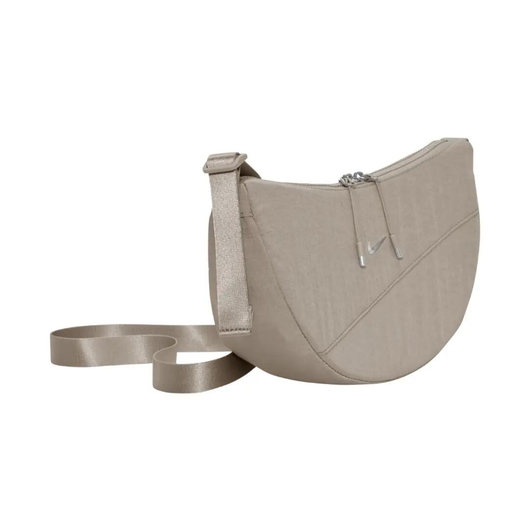 torebka torba listonoszka sportowa na ramię nike aura hq4370 236 3/6