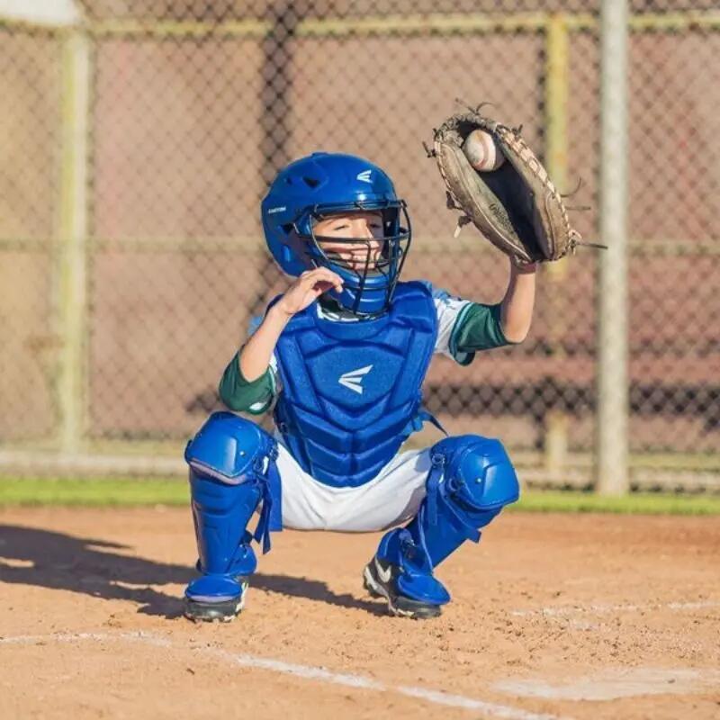 Easton BKMG3KITY Black Magic 3.0 Youth Catcher's Set M Black 4/5