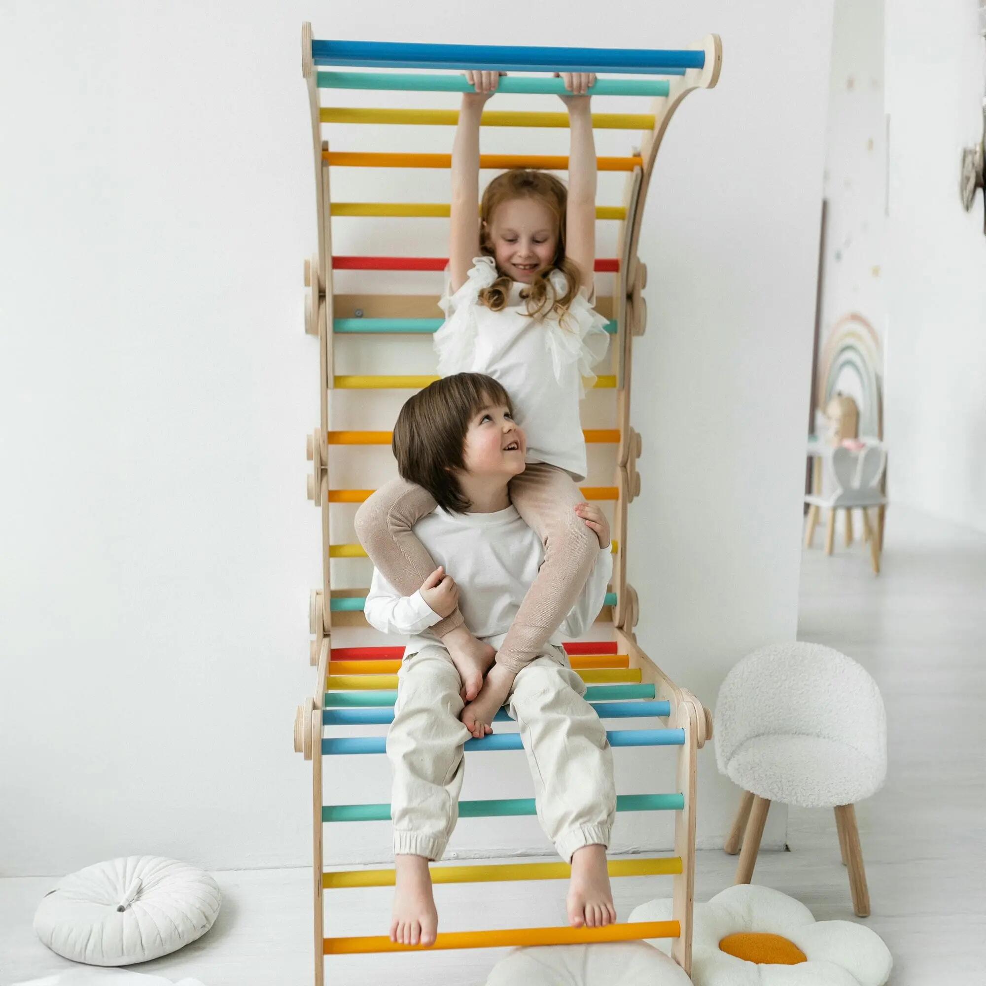 Velký nastavitelný Montessori lezecký set se žebřinami – pestré barvy 4/10