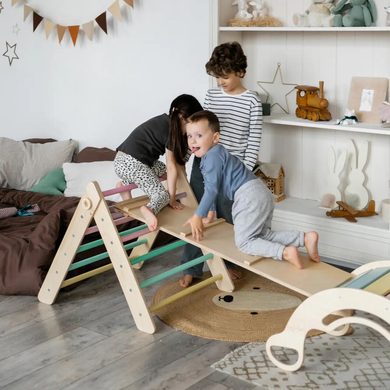 Montessori set 4 v 1: pastelový Pikler i houpačka, deska a měkký polštář 7/8