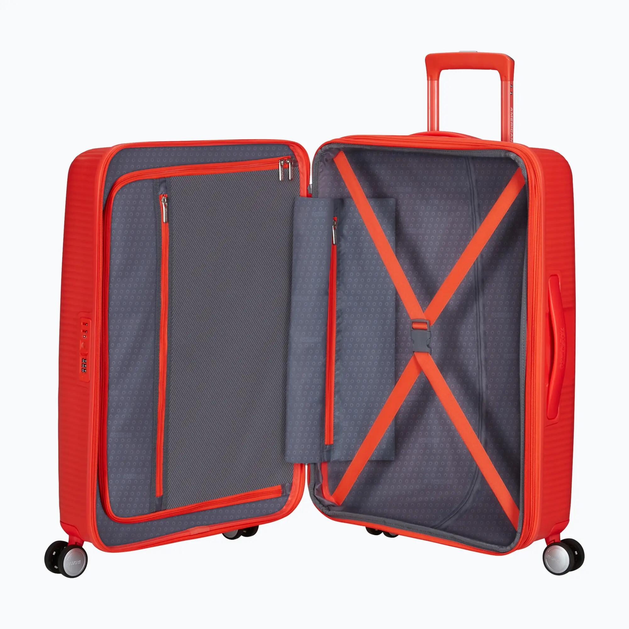Walizka podróżna American Tourister Soundbox 67 81 6/7