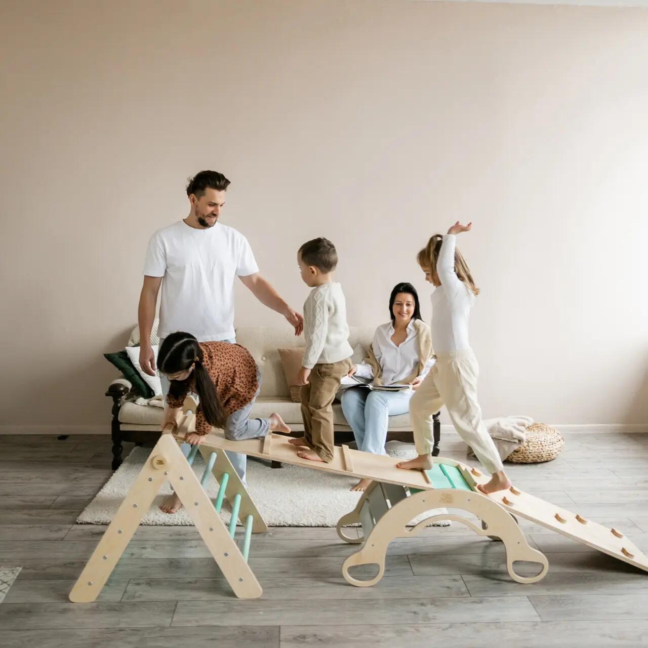 Velký Montessori set 5 v 1: mátový Pikler i houpačka, 2 desky a polštář 4/9