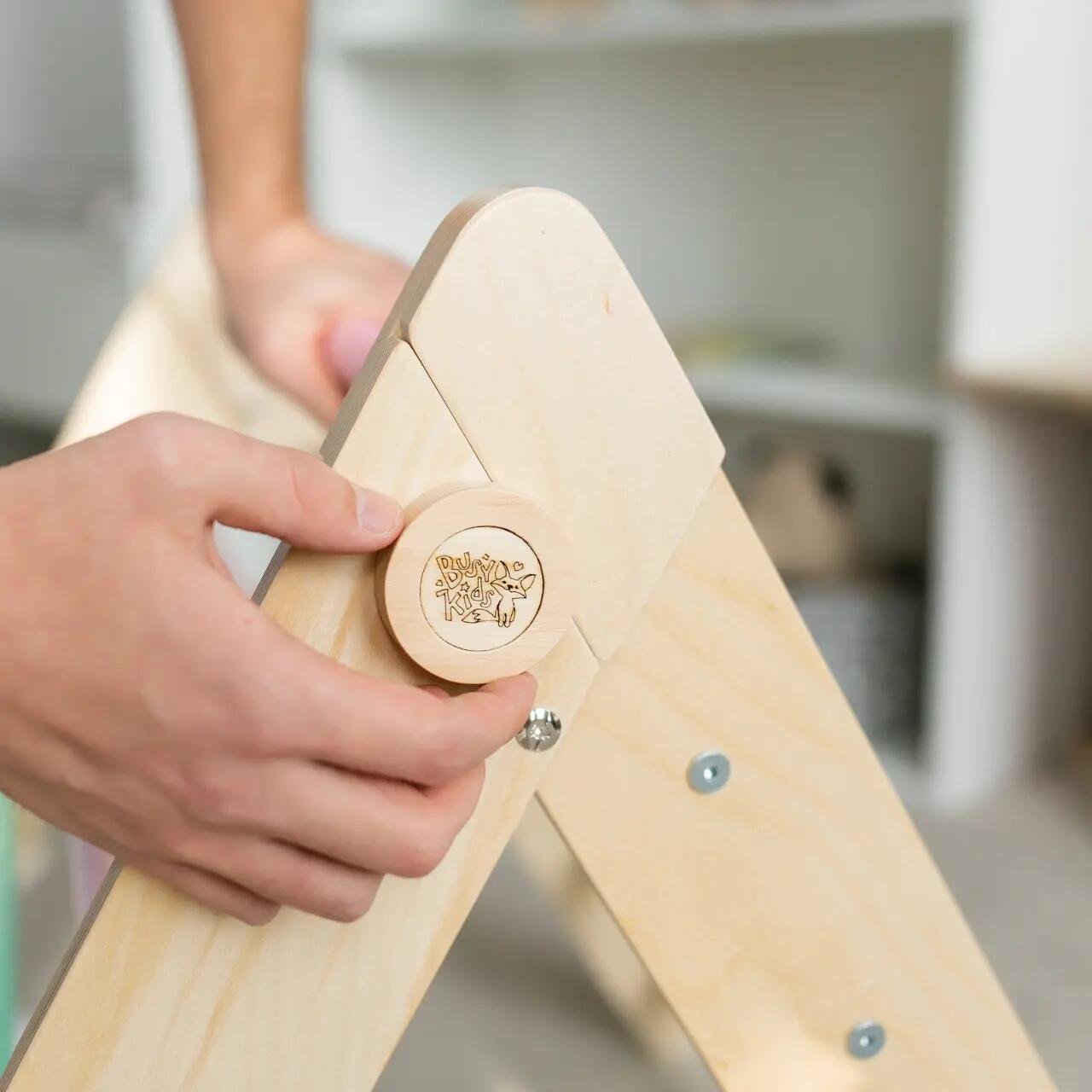 Montessori set: přírodní nelakovaný Piklerův trojúhelník a deska 120 cm 7/9