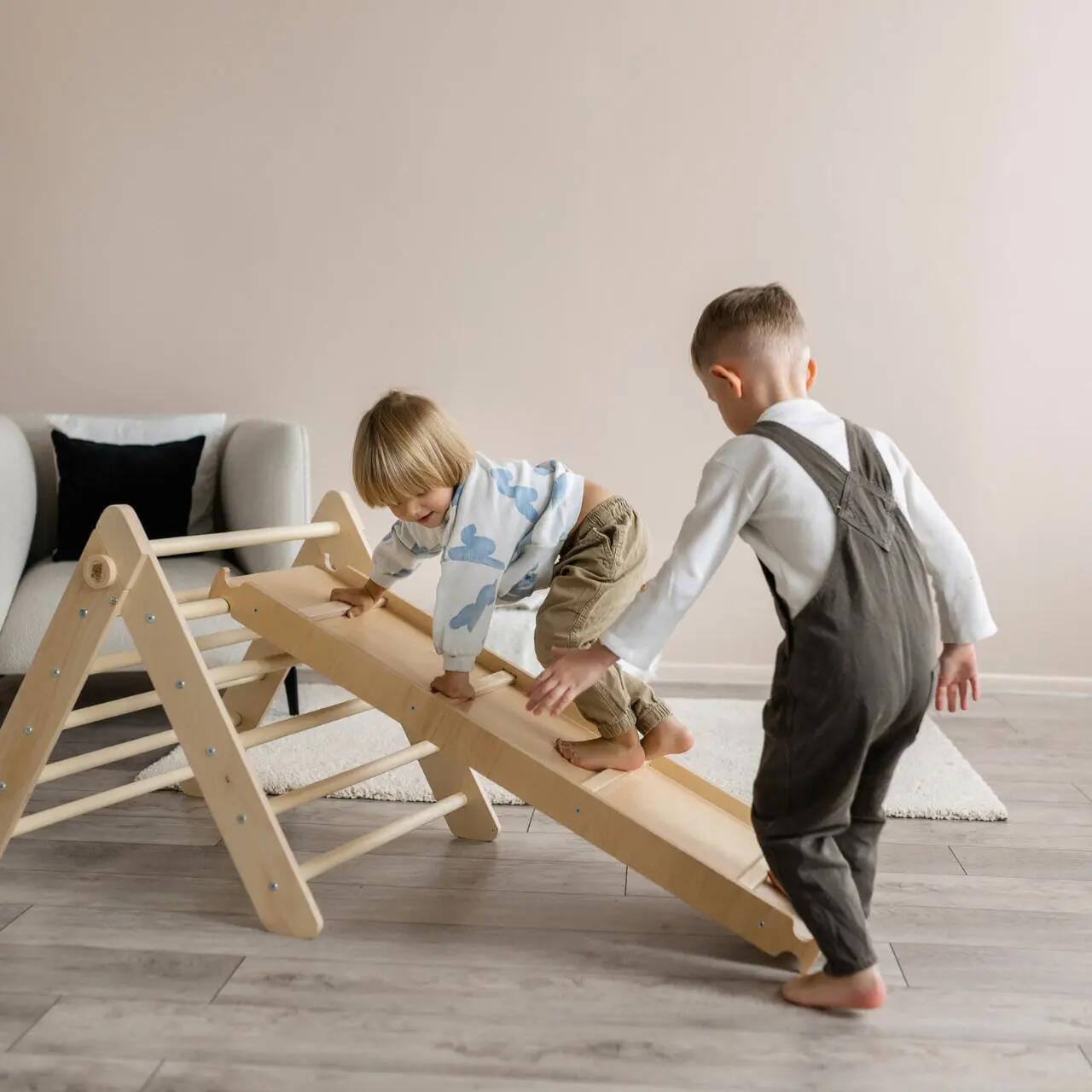 Montessori set: přírodní nelakovaný Piklerův trojúhelník a deska 120 cm 5/9