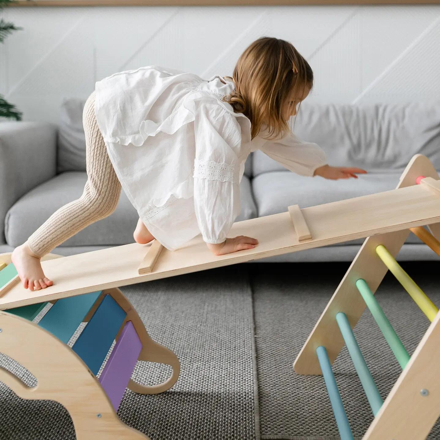 Montessori set 4 v 1: pestrý Pikler i houpačka, deska a měkký polštář 8/9