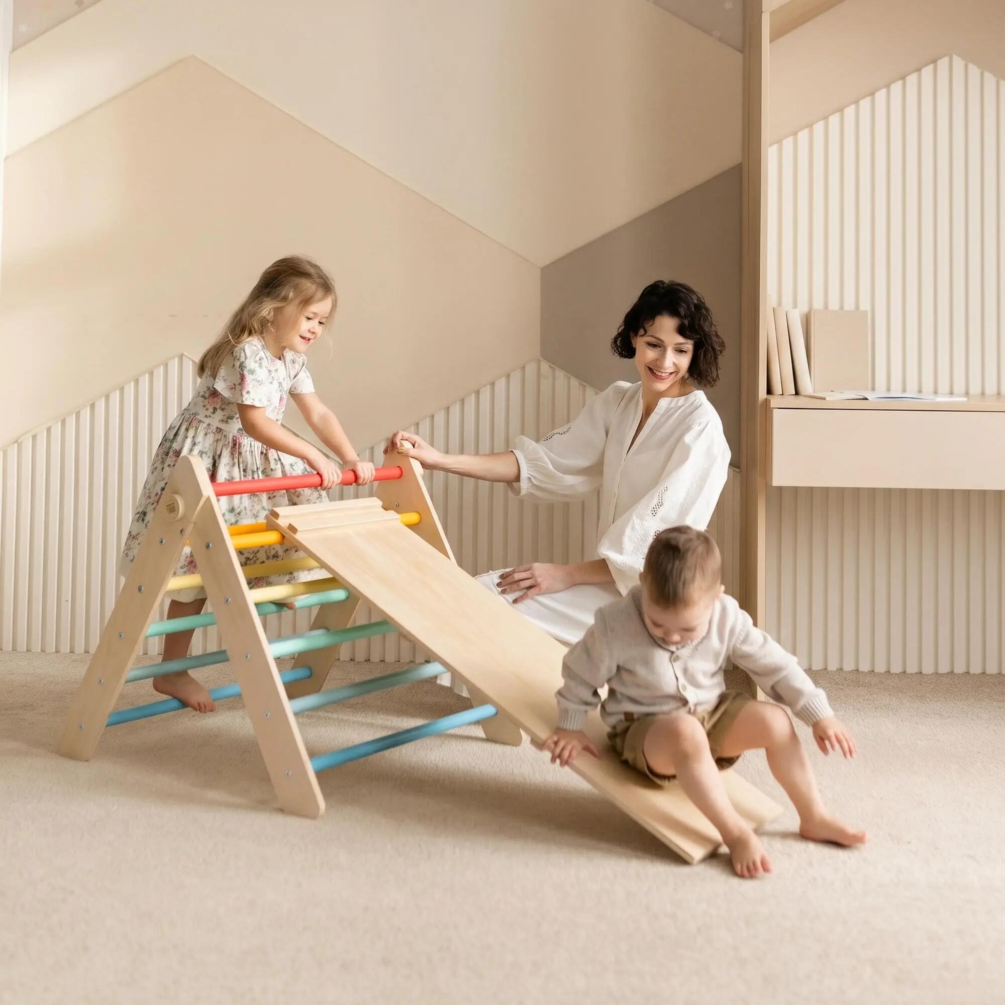 Montessori set: pestrý Piklerův trojúhelník a oboustranná deska 2/9