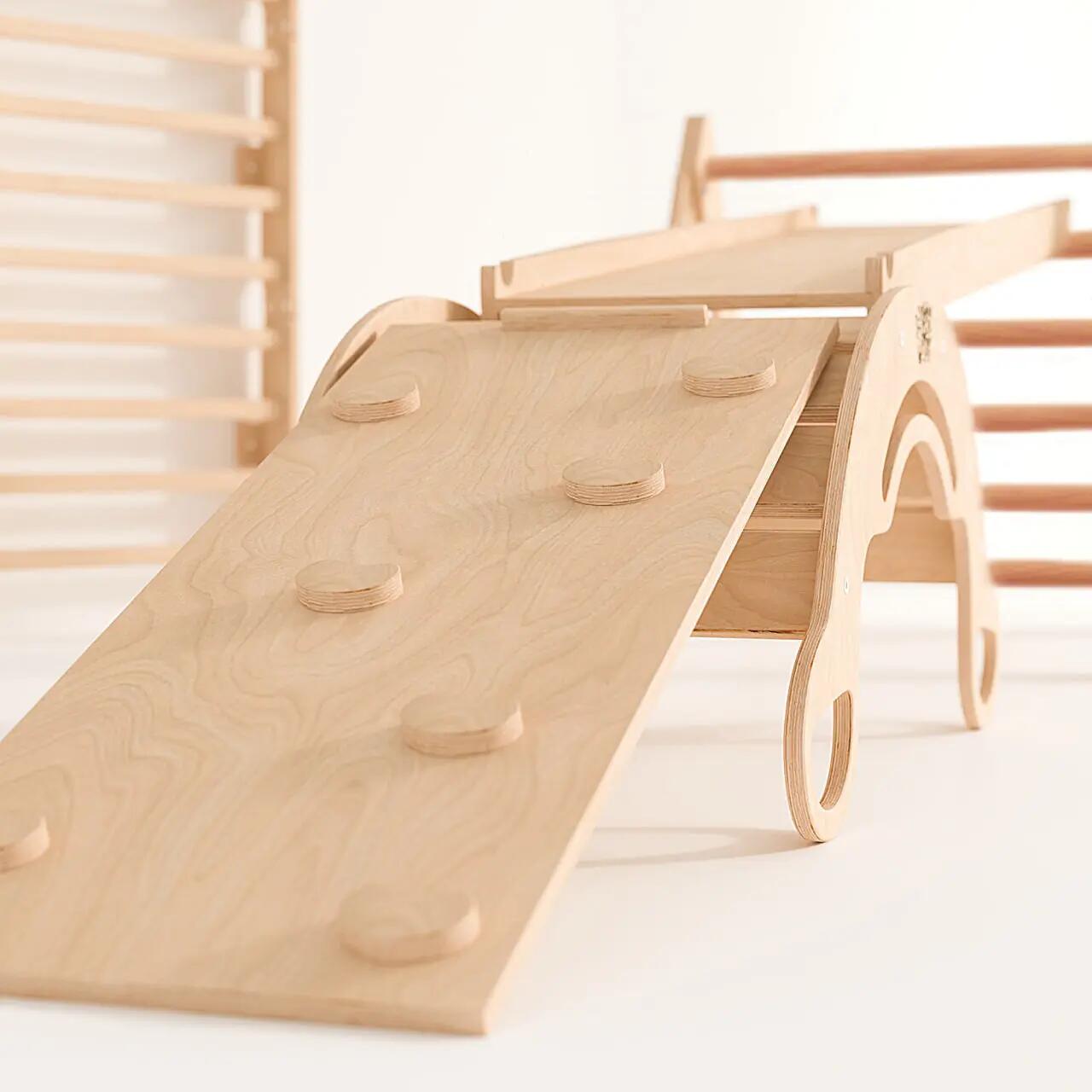 Velký Montessori set 4 v 1: přírodní Piklerův trojúhelník, houpačka a 2 desky 2/9