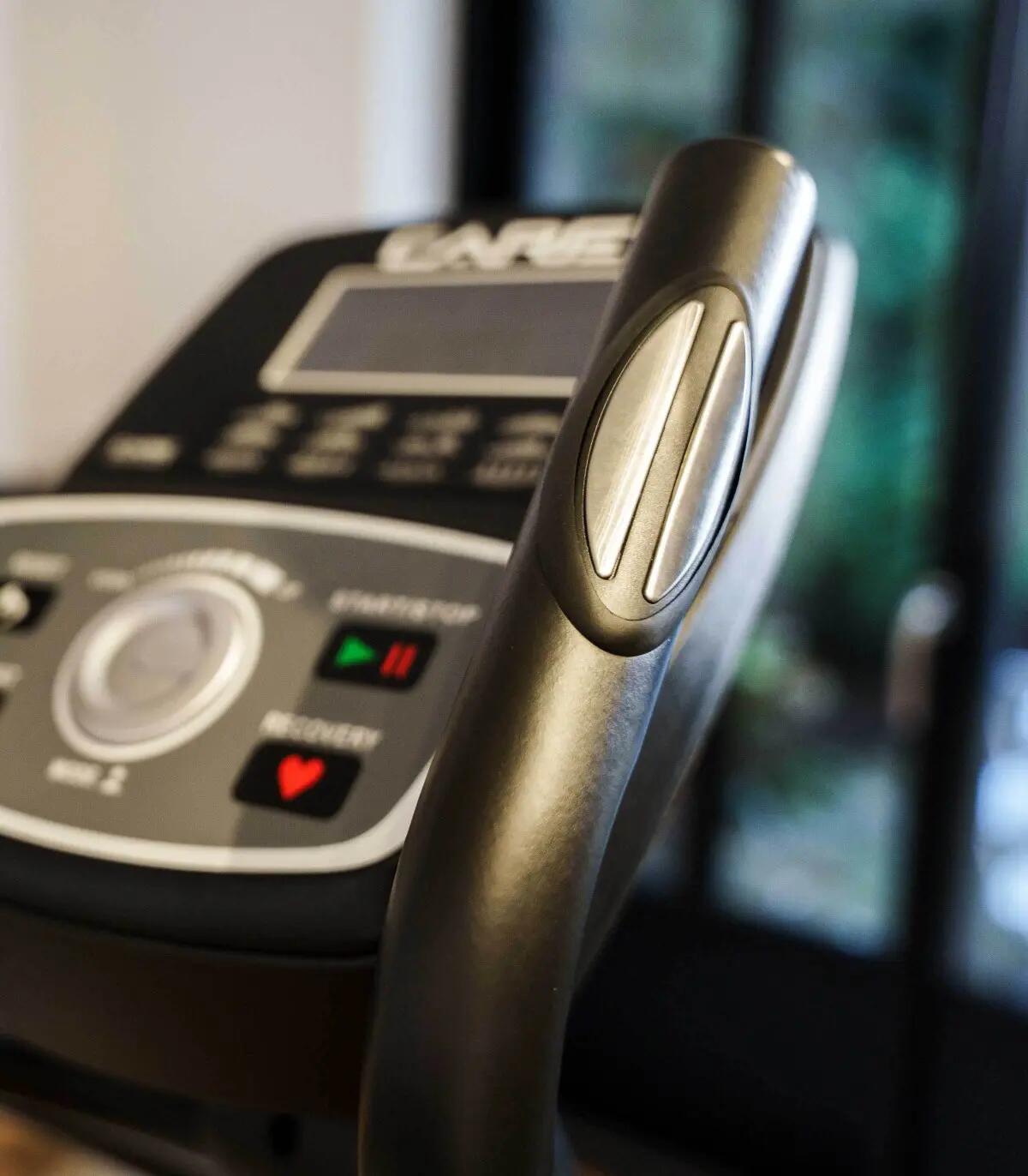 Zelfvoedende crosstrainer HELIS FD - CARE - connected ergometer 8/13