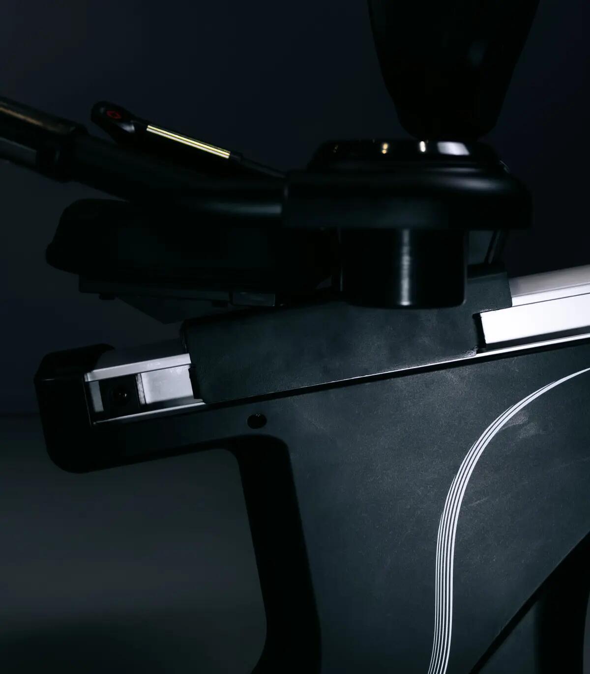 Vélo semi allongé ROADSTER TFT auto-alimenté CARE - ergomètre connecté 9/12