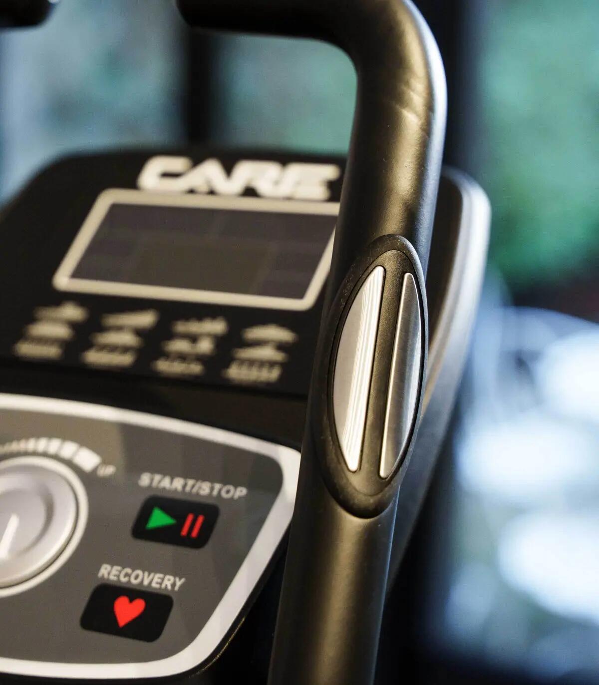 HELIS selbstgenerierender Crosstrainer - CARE - vernetzter Ergometer 8/13