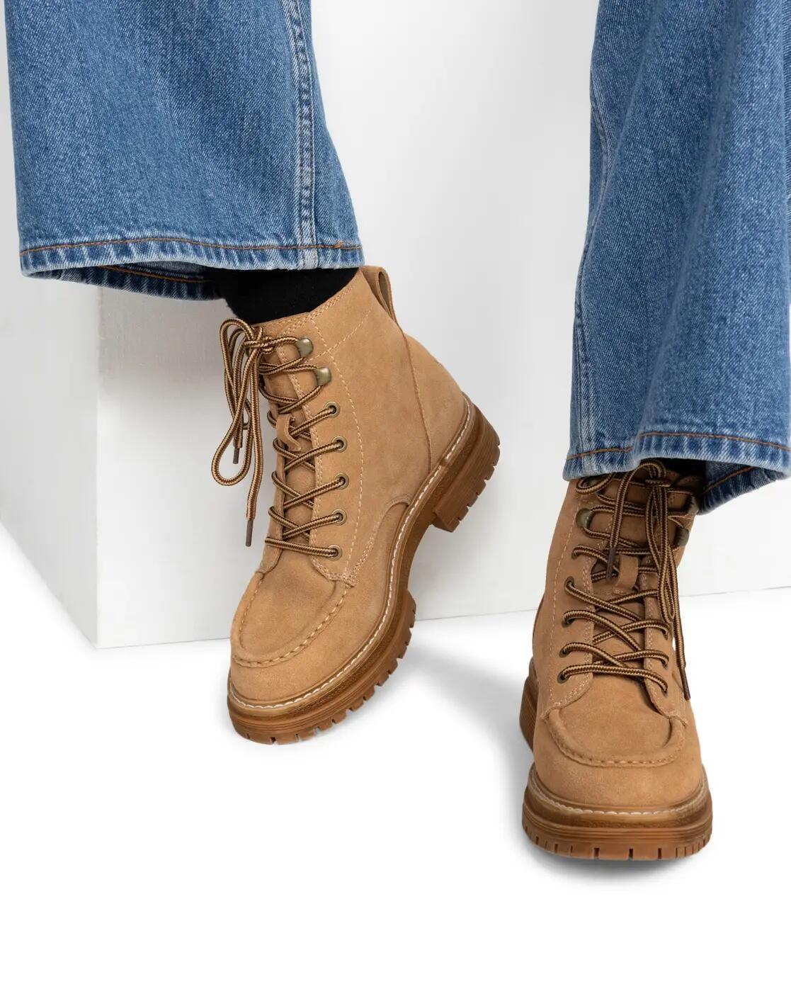 Trapery damskie, Bradie Lace Up Boots 3/4