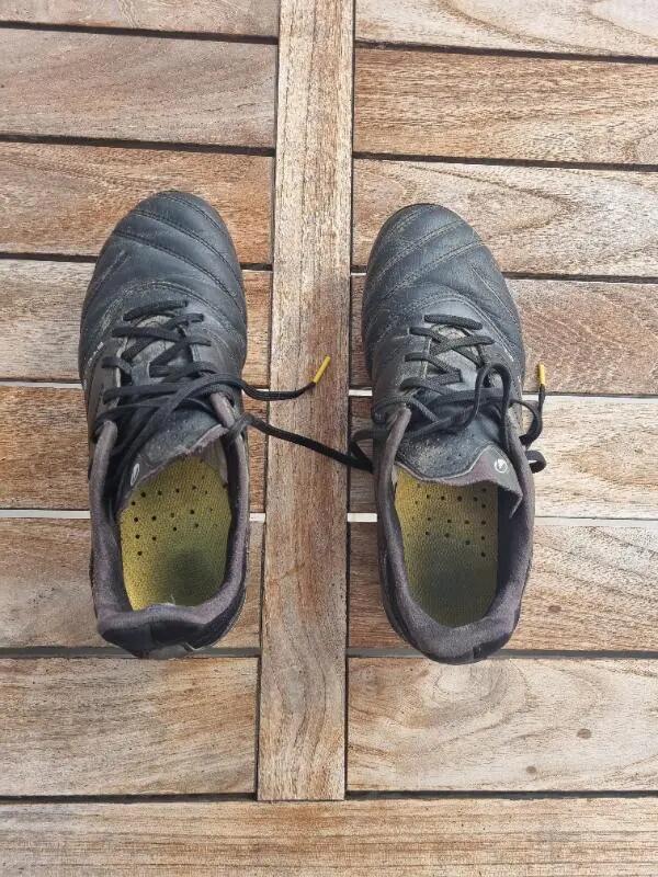 Tussen Particulieren - Voetbalschoenen voor kinderen 4/4