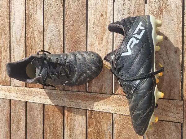Tussen Particulieren - Voetbalschoenen voor kinderen 3/4