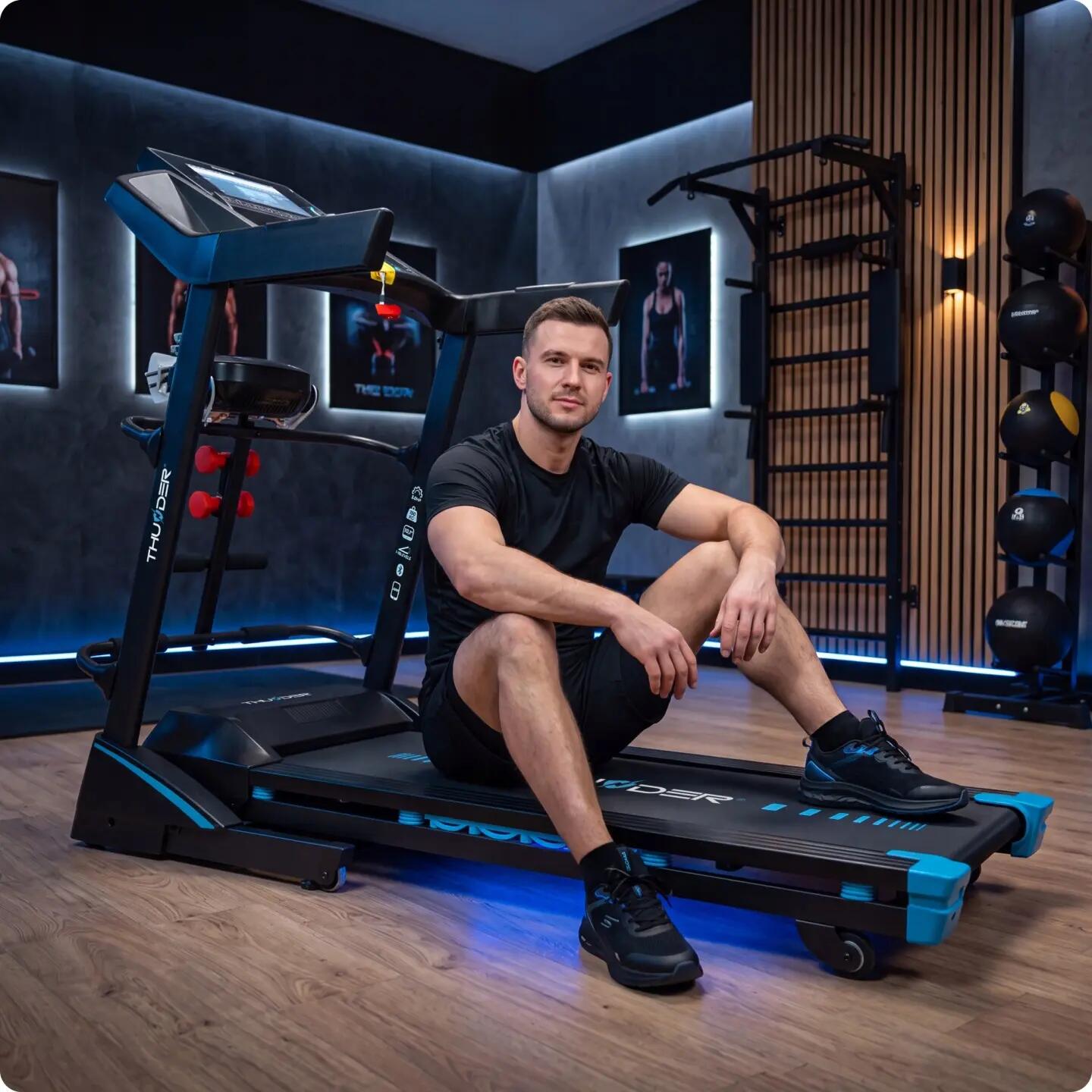 Tapis de course électrique d'intérieur THUNDER 3HP 18 km/h Android TFT Wi-Fi 12/14