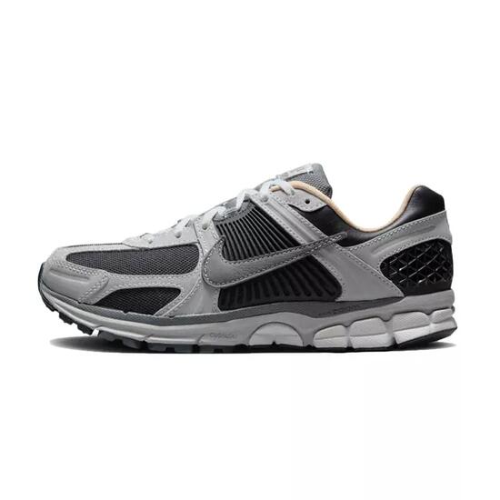 Zapatillas Nike ZOOM VOMERO 5