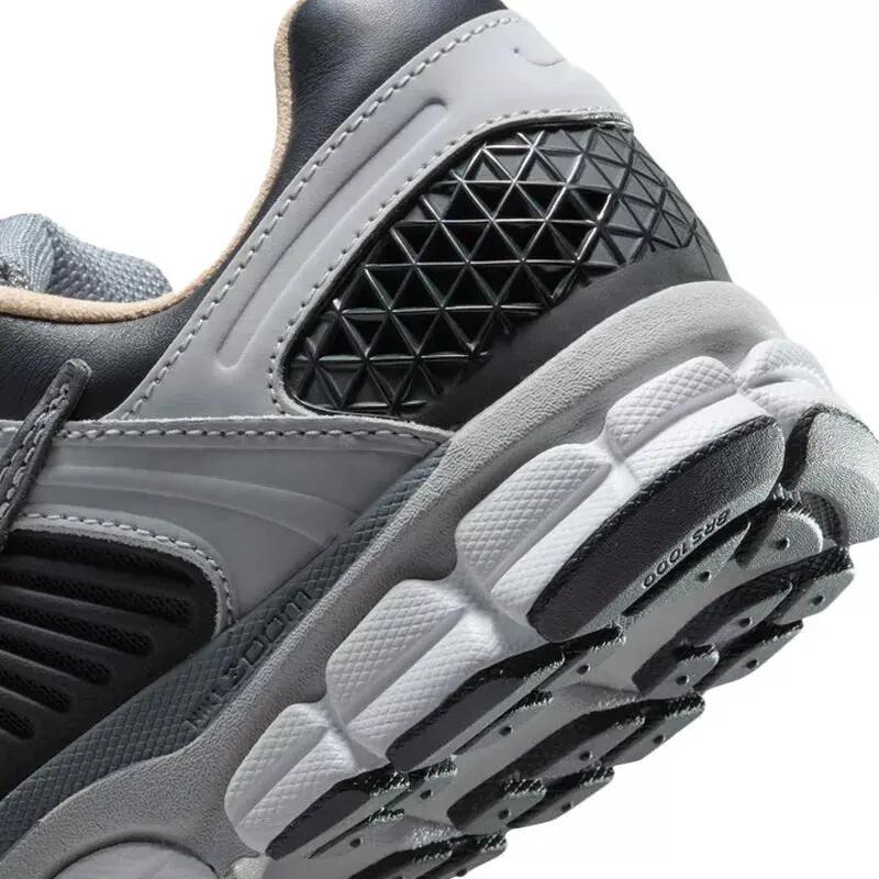 Scarpe Uomo Nike Zoom Vomero 5 7/7