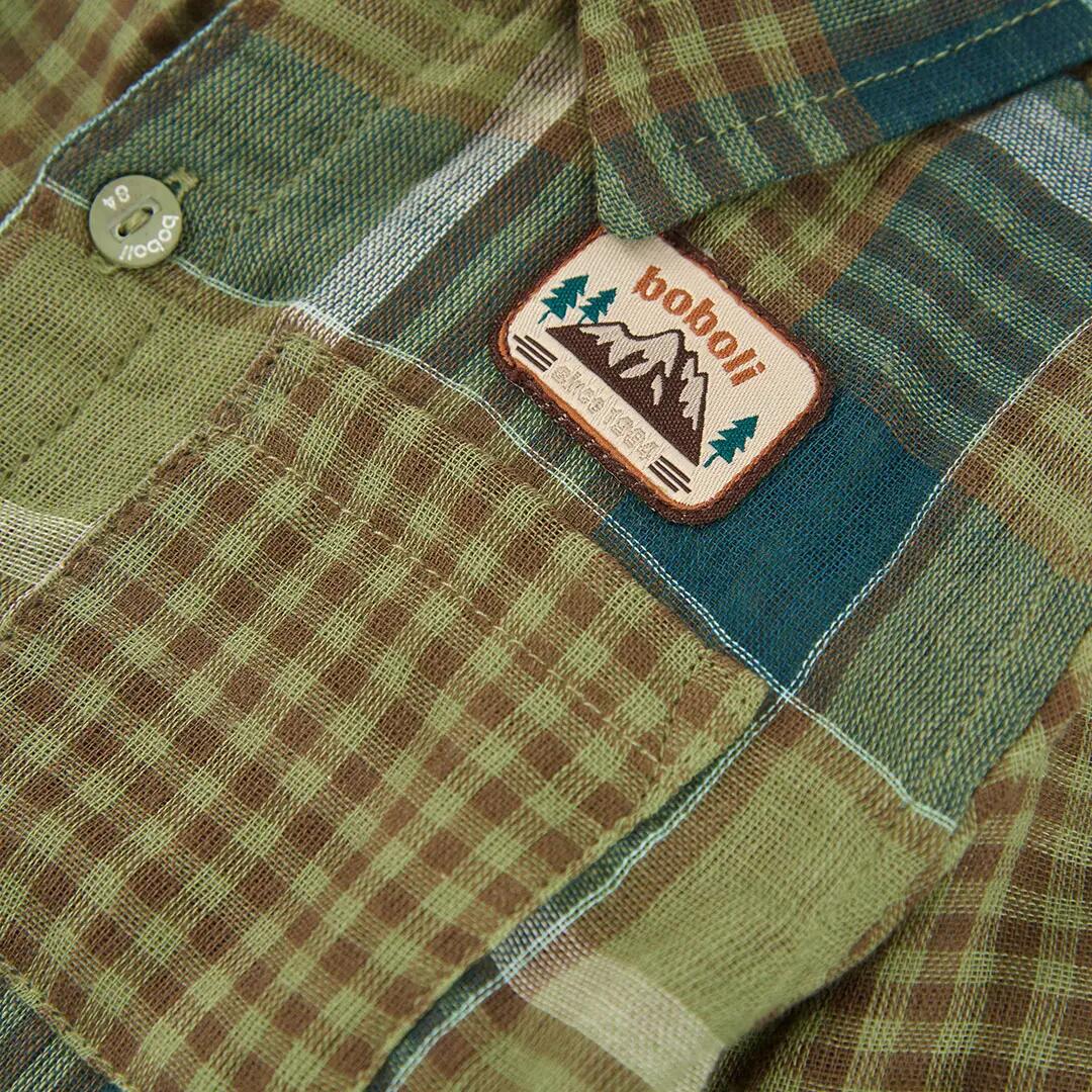 Camisa cuadros verde niño con parche de montaña 3/4
