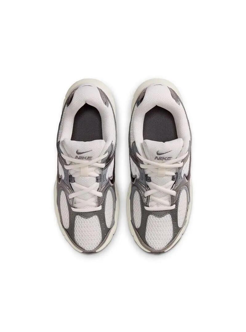 Chaussures pour enfants Nike V5 rnr Blanc. 7/7