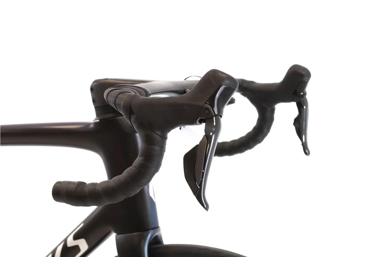 Segunda Vida · Bici estrada ·  S-Works Tarmac SL8 Di2 12V · Muito bom estado 6/8